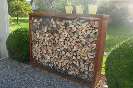 Das Holzlager K Besteht Aus Einem Stahlmantel Das Heisst Oben Seitlich Und Hinten Ist Das Holzlager Geschlossen Holzaufbewahrung Holzlager Larmschutz Garten