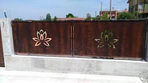 Vendo cancello scorrevole in lamiera a taglio laser nuovo, come da foto, il tutto zincato e verniciato antracite, misure l= 4000 x h 1500 mm. Cancelli In Ferro Zincato E Verniciato A Polveri Con Specchiatura In Lamiera Taglio Laser 8 Murador Lavorazioni Metalliche S R L