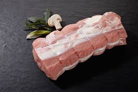 Voici une délicieuse recette de roti de veau aux carottes, céleri, fève et tomate, ail et anchois, à la fois originale et parfumée. Achat Roti De Longe De Veau Carre En Ligne Comme A La Boucherie
