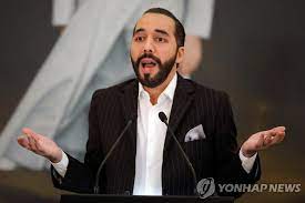 1788년 미국 헌법이 만들어지면서 대통령 지위가 생겼으며, 1789년 첫 대통령이 임무를 시작하였다. Tzixi0nj0aycfm