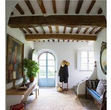 Tamra Lea Design On Instagram The Comfortably Chic Tuscan Villa Arniano Of British Interior Designer In 2020 Italian Home Italian Farmhouse Italian Style Kitchens