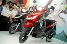 Mio pake spakbor drag : Bisa Segarkan Tampilan Segini Biaya Ganti Bodi Yamaha Mio Lawas Di Bengkel Resmi Gridoto Com