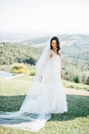 Brides will often have a rough idea of the style of wedding dress they're after before beginning the wedding planning journey, but this may change with the help. Vera Wang Fawn Wedding Dress 64 Off Naosstaffing Com