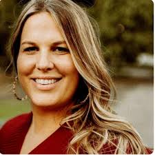 This year is all about following my intuition and being bold when it comes  to my career. With that, I am stepping into Sales Leadership for our Health  and Life Sciences Growth