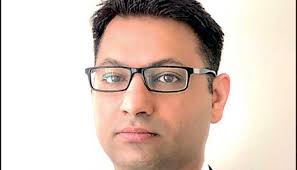 VMware sharpens focus