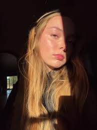 Molly Knott's Instagram, Twitter & Facebook