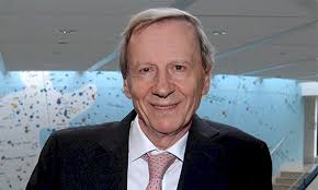 Sociólogo Anthony Giddens completa 84 anos