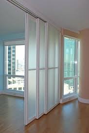 Vous ne pouvez plus ajouter de produits dans le comparateur. 1001 Idees Pour La Separation Chambre Salon Des Interieurs Bien Structures Separation Chambre Portes De Grange Interieur Amenagement Petit Appartement
