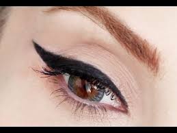 EYE LİNER ÇEKEN KADIN ile ilgili görsel sonucu