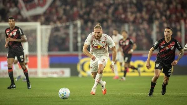 Athletico-PR sai atr&aacute;s, mas busca empate contra o Red Bull Bragantino no Brasileir&atilde;o - ESPN