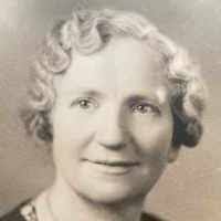 Louise Blume's Instagram, Twitter & Facebook