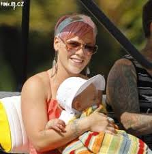 Pinks tochter willow ist 10 jahre alt geworden. 63 P Nk And Willow Ideas P Nk Pink Singer Alecia Moore