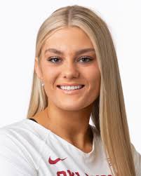 Kelsey (@kcarrington15)