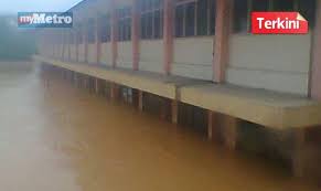 Peristiwa banjir besar di kelantan 2014 banjir besar ini sangat mengejutkan seluruh negara. Lebih 400 Mangsa Banjir Di Sk Manik Urai Lama Selamat Mynewshub