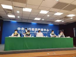 台南二中去年畢業典禮熱鬧又精采，受疫情影響，今年要簡化了。 圖／南二中提供 國內新冠肺炎 疫情 轉趨嚴峻，學期末，各校面臨如何舉辦. ç–«æƒ…åš´å³» æœ¬åœŸæ–°å¢ž267 å°å—é¦–è¦‹å€‹æ¡ˆ æ—…éŠ è¯åˆæ–°èžç¶²