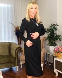 Gusto On Twitter Sevgili Sedasayan Gusto Elbisesiyle Cok Sik Siz Ne Dusunuyorsunuz Ustelik Bu Yogun Ilgi Goren Elbise 70 E Varan Buyuk Indirimde Seda Sayan With Her Gusto Dress What