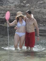 Smith was first married to eliza pearson, but the couple split two years after marriage. Kate Winslet Shows Off Her Figure In A Bikini As She Packs On The Pda With Husband Ned Rocknroll In Menorca Science Fiction