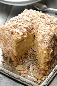 Le Napoleon Le Fameux Gateau Russe Tres Feuillette Gateaux Russes Recette Dessert Gateaux Et Desserts