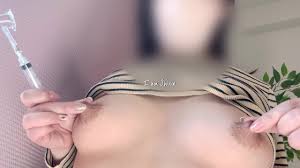 I tried playing with the nipple toy I got