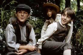 Prepare for all the nostalgic feels because the secret garden is coming to netflix next month. The Secret Garden Is Secretly The Best Film Ever Made About Spring Decider