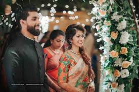 Apr 18, 2020 · be it your outfits, wedding themes, invitation cards, or photography, there's an ever changing trend for everything when it comes to weddings. Pin On Kerala Wedding Photography