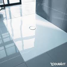 Duravit Duraplan Die Edle Ebenerdige Duschwanne Ist Aus Einem Schlag Und Stossunempfindlichen Kunststoff Gefert Duschwanne Barrierefrei Bad Dusche Bodengleich