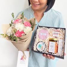 Beautiful, fresh flowers straight from the farm starting at $55. Mother S Day Flowers Gifts Early Bird Promo Honeycombers Singapore