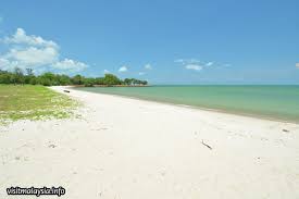 Having the distance of 0.6 km in lenght, stretching from avillion to klana lodge. Saujana Beach