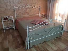 I letti in ferro battuto arrederanno la camera da letto con un fascino davvero unico. Letto Ferro Matrimoniale Bianco