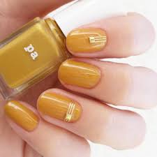 ikumaさんはinstagramを利用しています シンプルなワンカラーネイル 最近 お気に入りな色 pa paネイルカラー a183 人差し指 薬指 ダイソー ネイルアートシール ゴールドドットライン 3本線のもの使用 スクエアスタッズ ネイル オレンジ シンプル ネイル