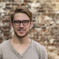 Brandon Curtis's Instagram, Twitter & Facebook