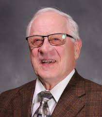 Two candidates for District 5