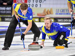Curling definition, a game played on ice in which two teams of four players each compete in sliding curling stones toward a mark in the center of a circular target. Edin Eyes Third Title In A Row At Men S World Curling Championship In Calgary