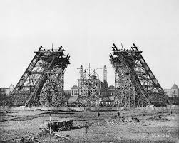 Zum erbe des turmschöpfers gustave eiffel gehört die anordnung, den 324 meter hohen. Geschichte Des Eiffelturms Eiffelturm Paris
