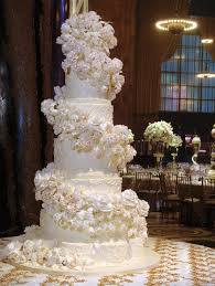 In Love With Huge Wedding Cakes With Cascading Flowers Royal Wedding Cake Big Wedding Cakes Beautiful Wedding Cakes