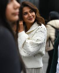 Jennifer Winget's Instagram, Twitter & Facebook