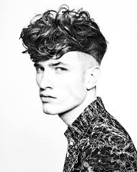 Tra le acconciature uomo più di tendenza spicca il doppio taglio, . Doppio Taglio Cos E E Come Portarlo