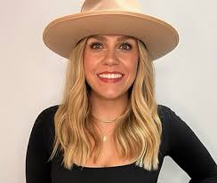 Jessica Maez's Instagram, Twitter & Facebook