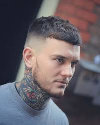 Dark short hairstyle for men with oval faces. Men How Do I Choose A Hairstyle That S Right For Me
