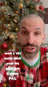 On dit de lui qu'il est plus charismatique que le Père Noël, et qu'il est  aussi doux que Rudolph! En ce jour de réveillon de Noël, il est encore plus  divertissant que