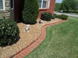Clay edgers provide a wide range of colors and sizes that can be matched in dimension and color. Smart Tips On How To Make Brick Edging In Your Yard Top Dreamer