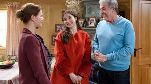 Während adrian dies als ein klares zeichen der ablehnung auffasst, wird desirée derweil von beatrice erpresst. Sturm Der Liebe Clara Morgensten Feiert Comeback Gala De