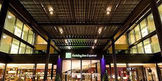 Liebes holiday inn zürich messe, vielen dank für die nominierung zur #icebucketchallenge! Hotels Nahe Flughafen Holiday Inn Express Zurich Airport