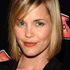 Kate Bohr (played by Leslie Bibb) outfits