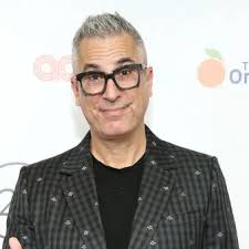 Rock Star, Pilot, PhD, Entrepreneur... Dexter Holland Of "The Offspring" Is  The Real Life Most Interesting Man In The World