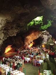 Teotihuacan Lagruta This Restaurant Is Fabulous For The Ambiance Alone Inside A Case Near The Pyramids Viajes En Mexico Paisajes Lugares Mexico