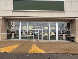 Had the pleasure of meeting the owners of the new McHenry The Treehouse  Play Cafe location. As well as clean the glass that hasn't been touched in  4 plus years! Getting closer…