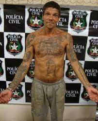 His victims included 47 people who were murdered inside the very jails he was imprisoned in. Serial Killer Conta Em Podcast Que Matou O Pai E Mastigou O Coracao Diario Da Manha