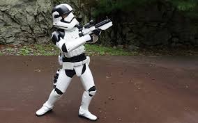 Wenn sie hingegen faschingskostüme selber machen, sorgen sie für abwechslung und sparen zudem viel geld. Stormtrooper Kostum Selber Machen Coole Diy Ideen Maskerix De