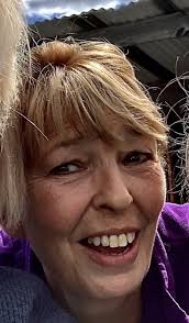 Lana Putnam's Instagram, Twitter & Facebook